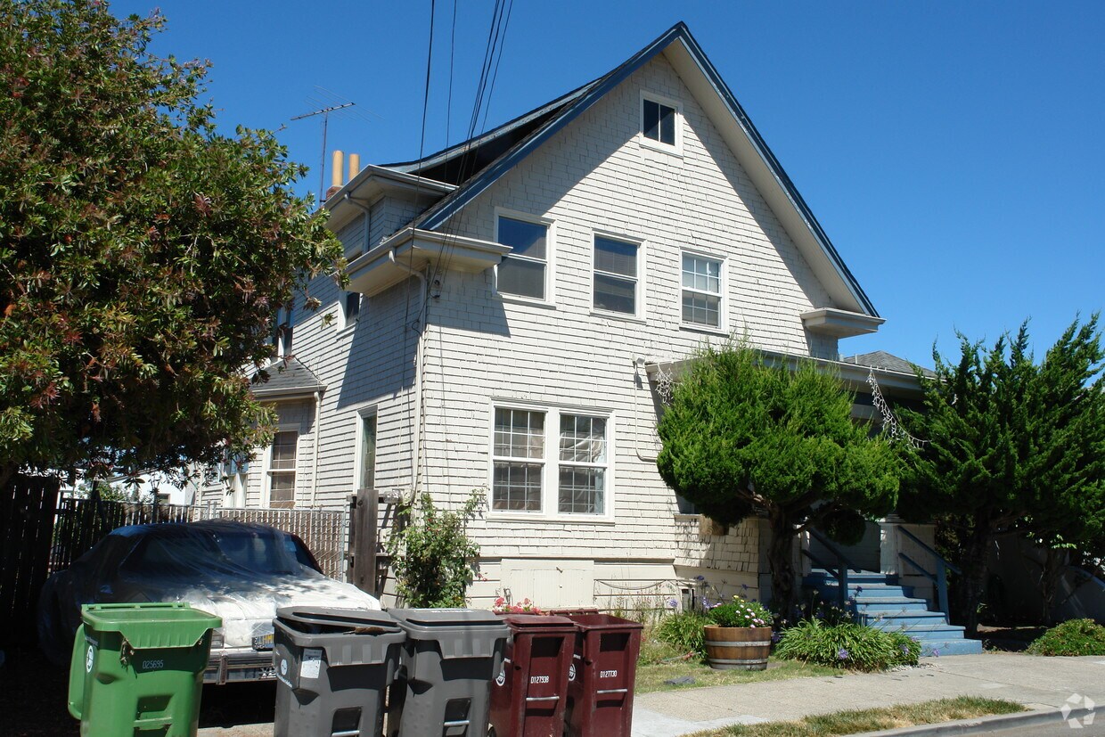 Foto del edificio - 5923-5925 Whitney St