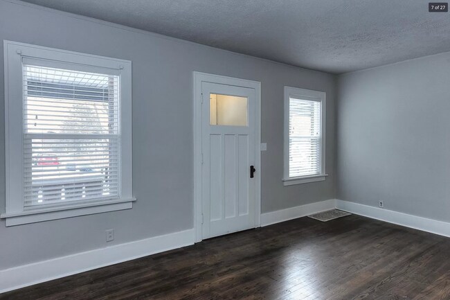 Foto del edificio - Beautifully Updated Three Bedroom!