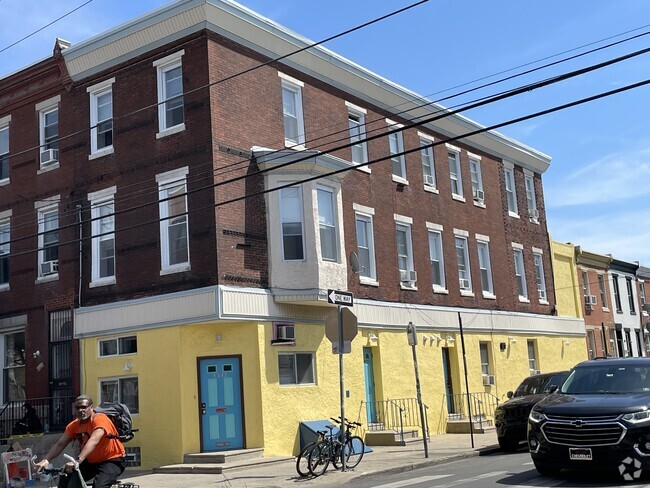 Building Exterior - 1501 S 16th St