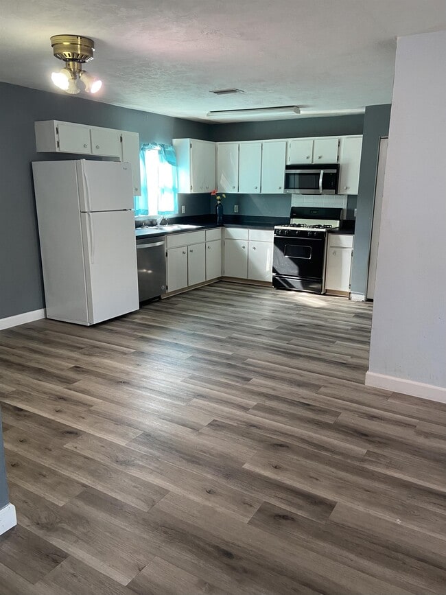 Photo - 504 Ora St House