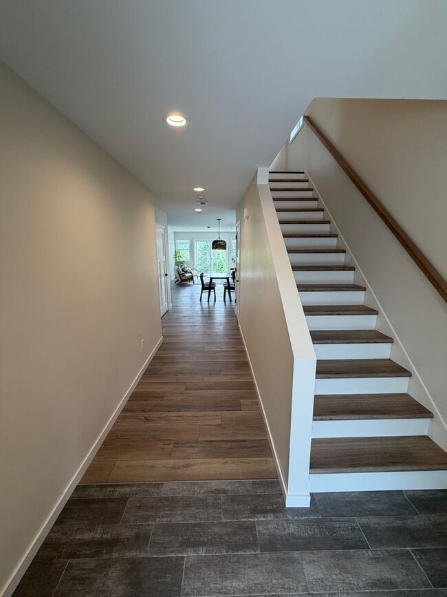 Building Photo - Available Now brand New Build 3 bed 2.5 bath