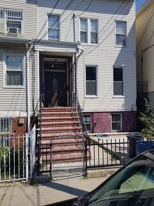 56 Jewett Ave, Jersey City, NJ 07304 Apartment for Rent in Jersey