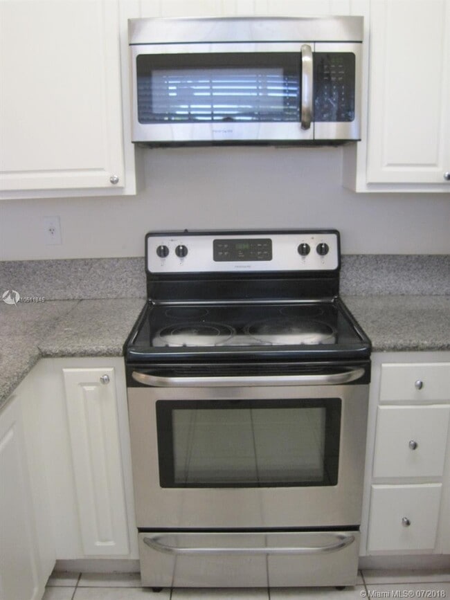 Building Photo - 1851 NW 96th Ter