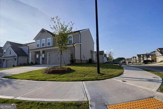 Building Photo - 305 Sterling Creek Way