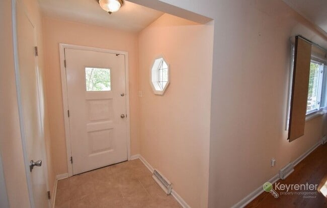 Building Photo - 981 Limekiln Rd