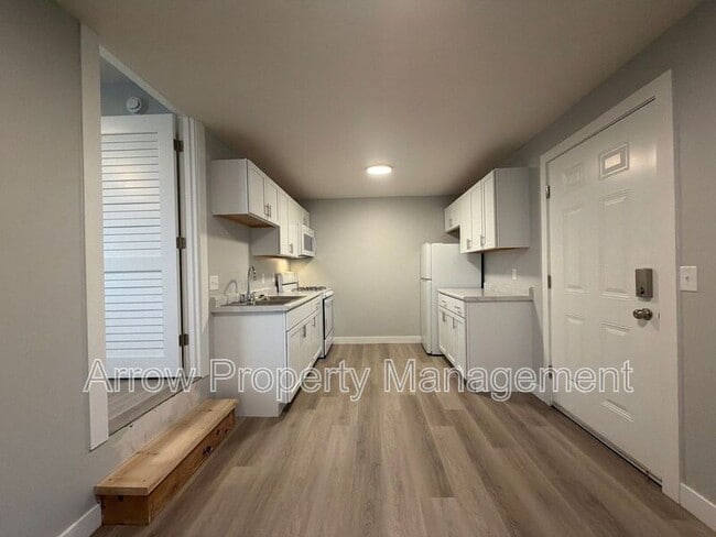 Building Photo - 877 N 26th St