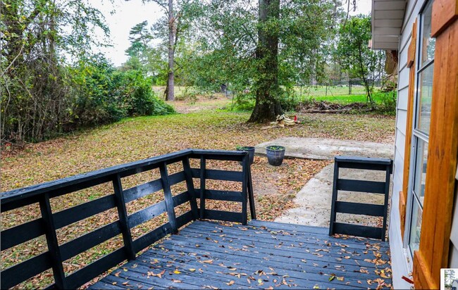 Building Photo - 136 Skyline Dr