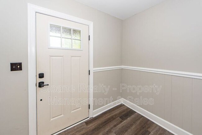 Building Photo - 1333 Sea Aire Dr