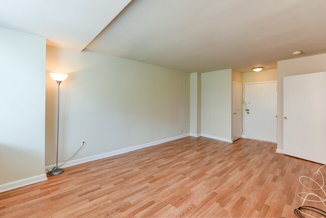 Foto del edificio - Spacious & Bright Studio at River Place North