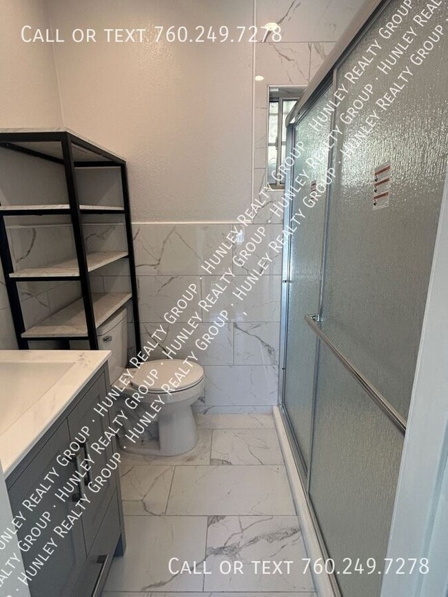 Building Photo - 1376 Gaviotas Ave-