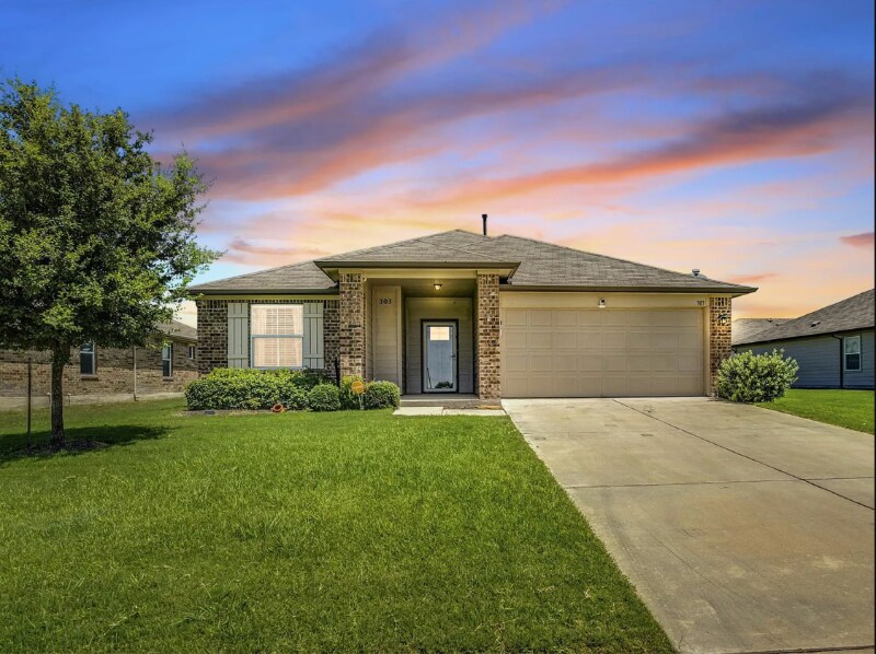 Foto principal - 303 Marimoor Dr