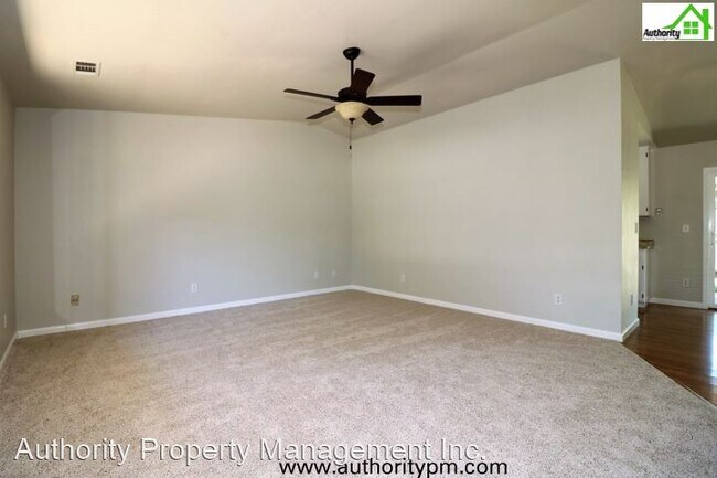 Foto del edificio - 3 br, 2 bath House - 3657 Santa Rosa