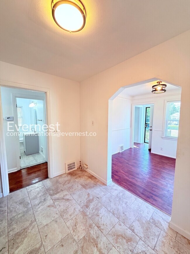 Foto del edificio - 10620 McKinney St