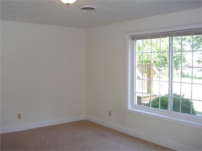 Building Photo - 618 E Campus Dr