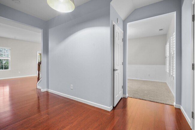 Foto del edificio - 2040 Towering Oaks Drive