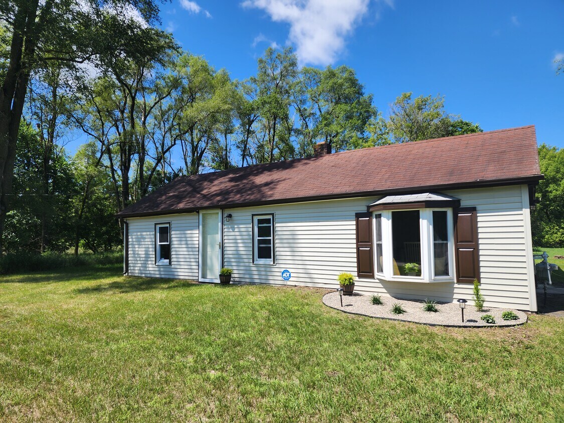 Primary Photo - 7417 N Vassar Rd