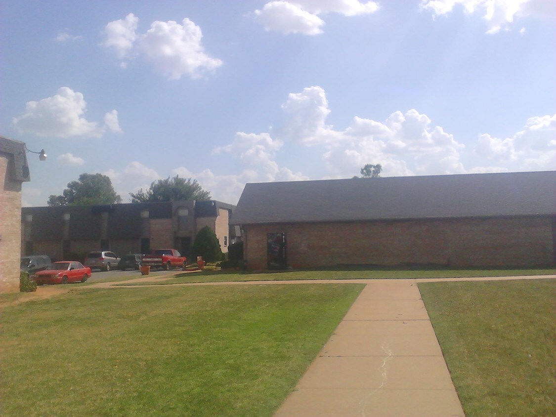 Building Photo - 3276 SE 44th St