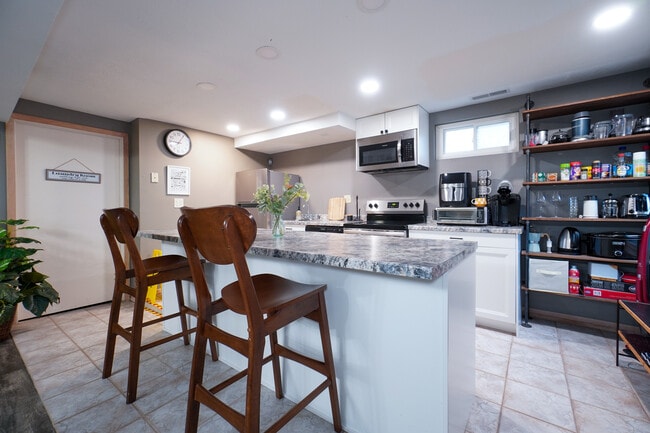 Building Photo - 1407 N 58th St