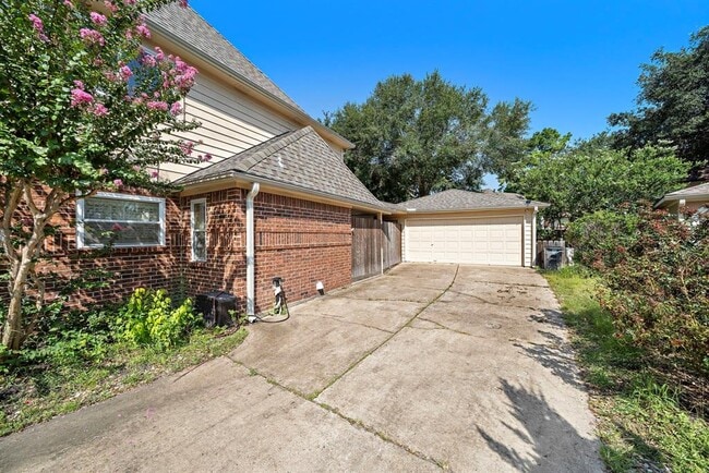 Building Photo - 7803 Villa Palms Dr