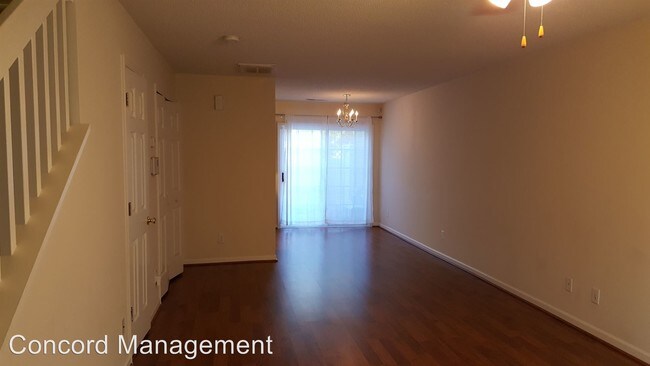 Foto del edificio - 104 Tannenbaum Cir