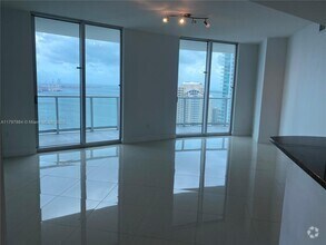 Building Photo - 300 S Biscayne Blvd