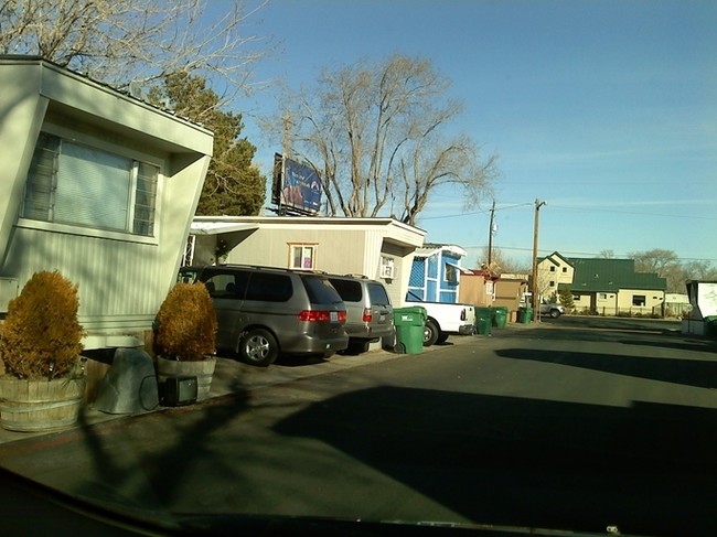 Building Photo - Silver Crown Mobile Home Park