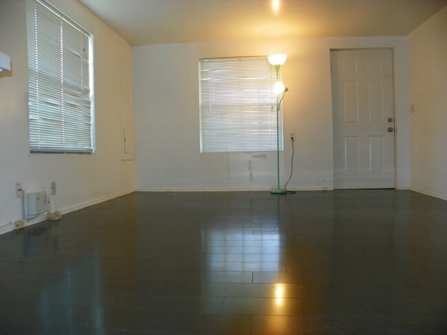 Building Photo - 311 Frederick Ave