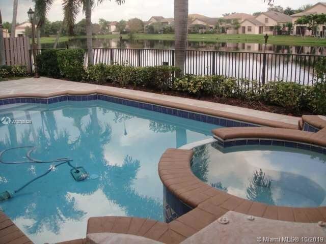 Foto del edificio - 10480 NW 14th St