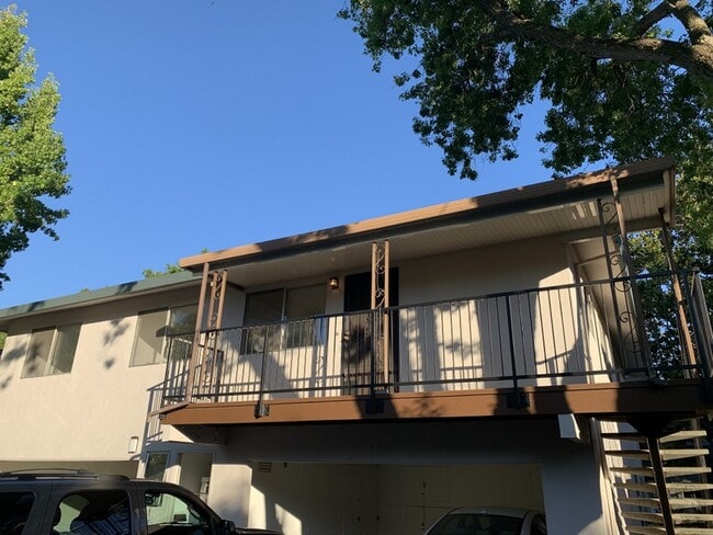 Pleasanton Condo - 8062 Arroyo Dr