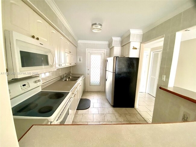 Foto del edificio - 400 Golden Isles Dr