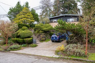 Building Photo - 3642 39th Ave W