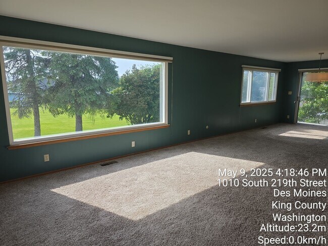 Building Photo - Heart of DesMoines large home for rent -5 ...