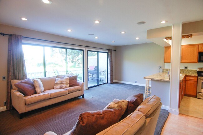 Foto del edificio - 2 Bedroom Condo in Presidential Heights 1 with Private back patio!!