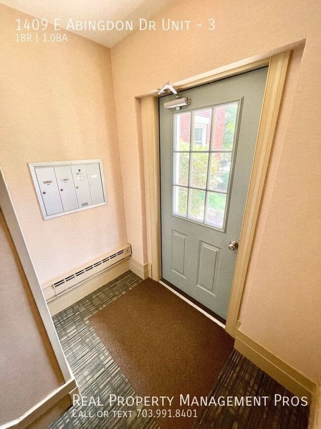 Photo - 1409 E Abingdon Dr Apartment