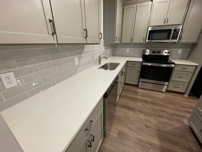 Building Photo - 2BD / 2BA FOR RENT