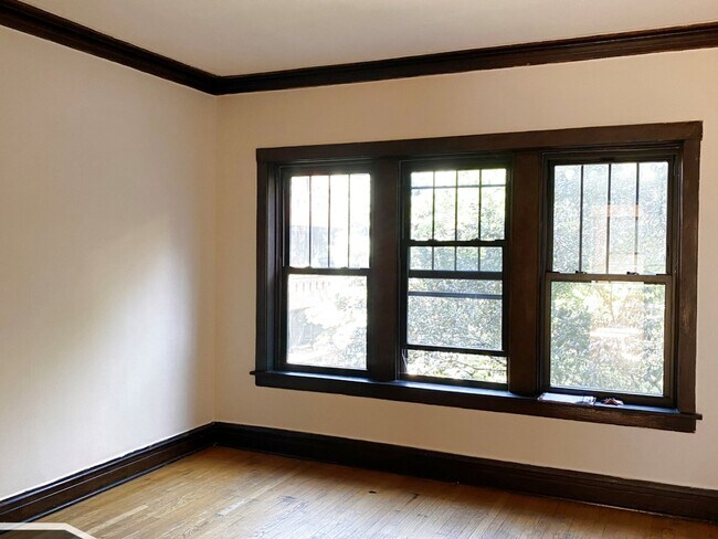 Foto del edificio - 2520 N Kedzie Blvd