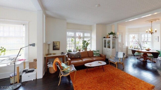 Foto del edificio - 580 Ridgewood Rd