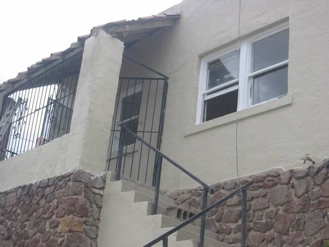 Building Photo - 1531 Mundy Dr