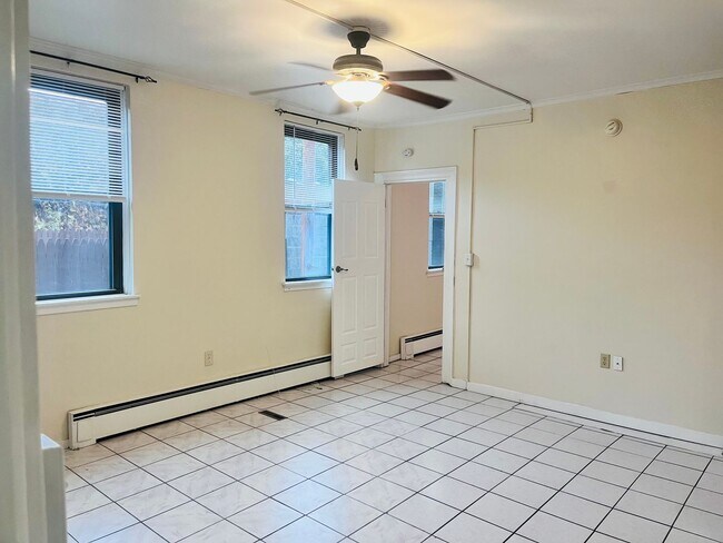 Foto del edificio - 845 Western Ave