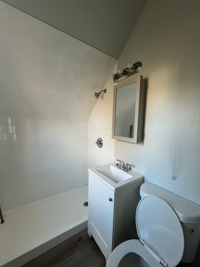 Building Photo - 96 Lembeck Ave