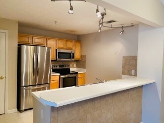 nice kitchen with pantry - 1114 S College St