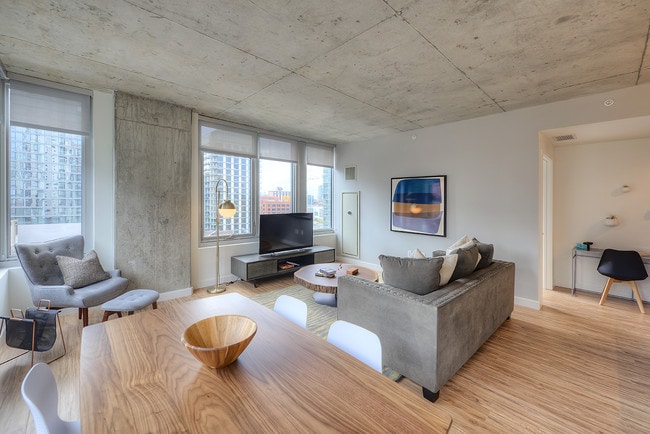 Foto del edificio - 150 N Desplaines St