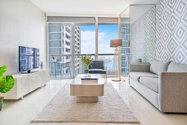 Building Photo - 485 Brickell Ave