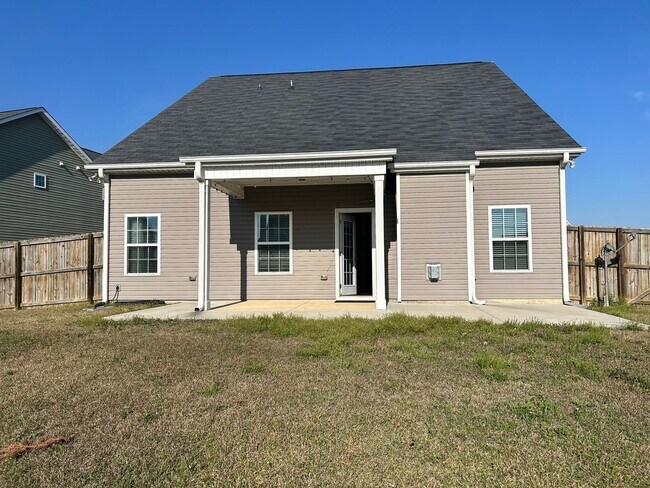 Building Photo - 2120 Courtland Dr