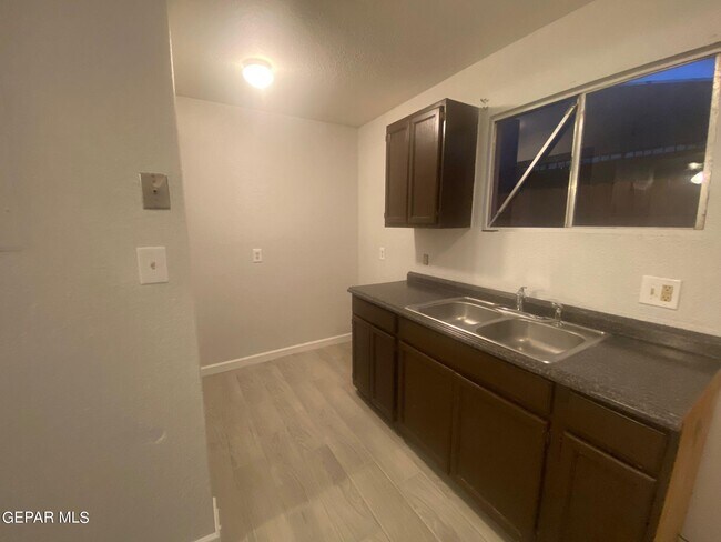 Foto del edificio - 3570 Oasis Dr