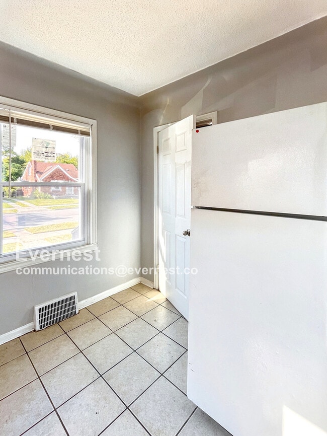 Building Photo - 12076 Laing St