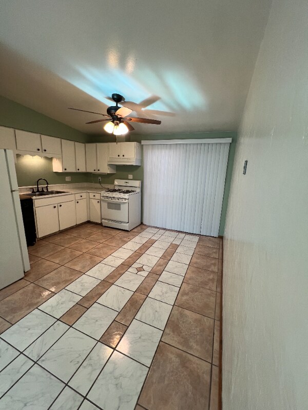Foto del edificio - 803 E Holaway Dr