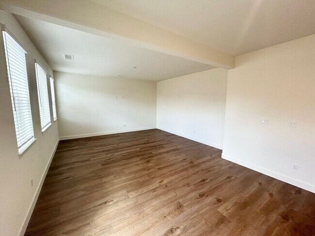 Building Photo - Brand New Home, beautifully designed singl...