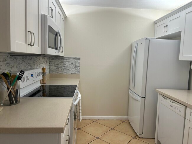 Foto del edificio - 1127 E Seminole Ave