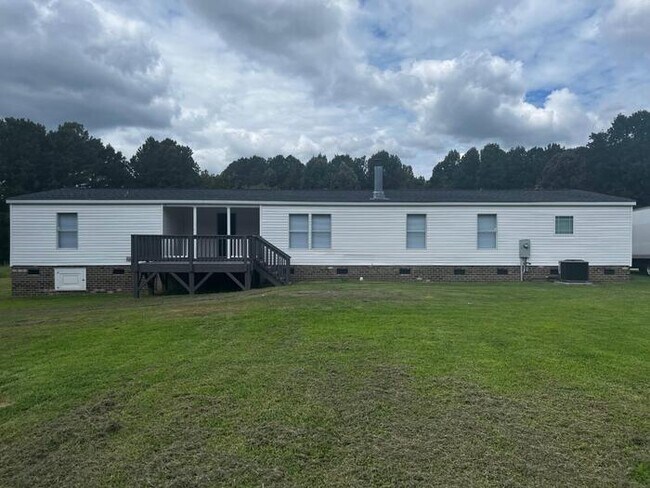 Foto del edificio - 4 Bedrooms 3 Bath